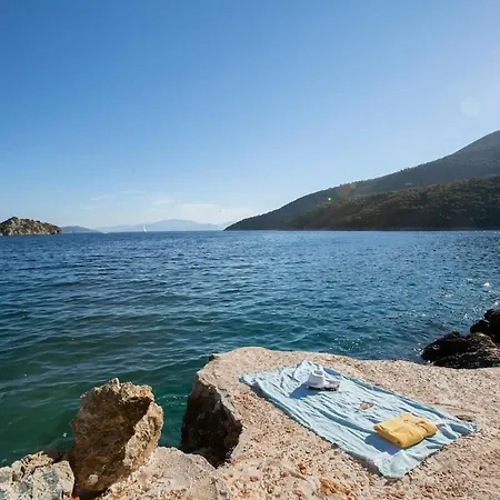 Kastos -stylish With Private Sea Access Szívota