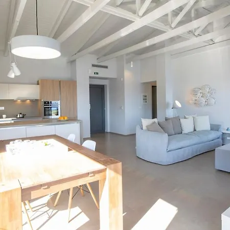 Kastos -stylish With Private Sea Access Villa Szívota